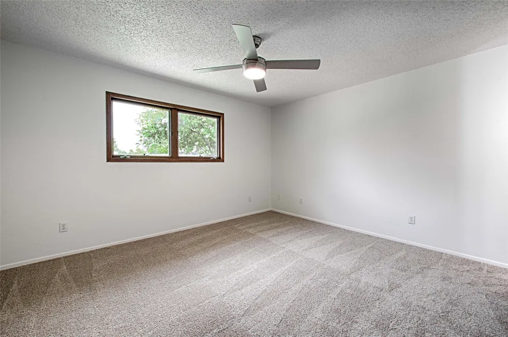 2511 Via Avenida Carrollton, TX 75006