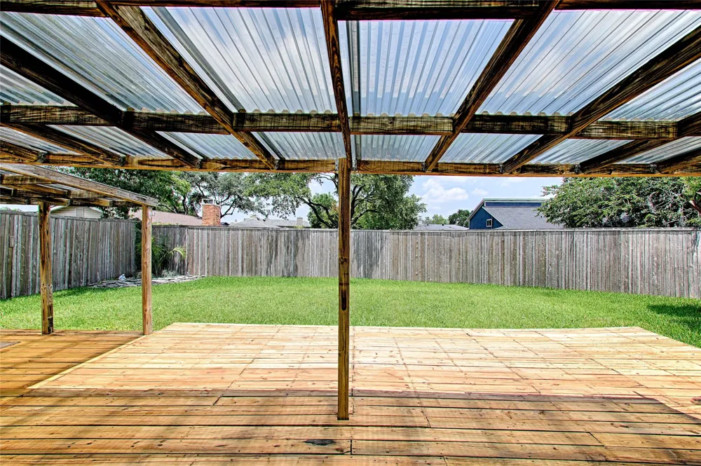 2511 Via Avenida Carrollton, TX 75006