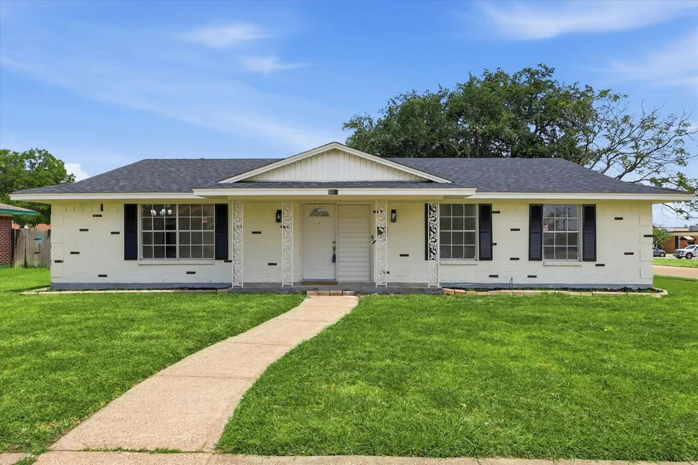 3301 Hillsdale Lane Garland, TX 75042