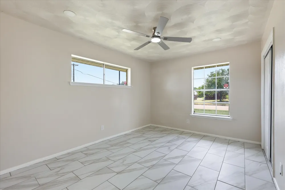 3301 Hillsdale Lane Garland, TX 75042