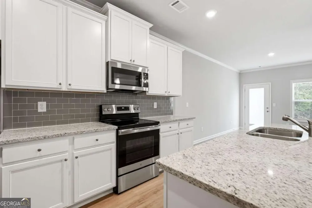 5350 Fox Den RD Oakwood, GA 30566
