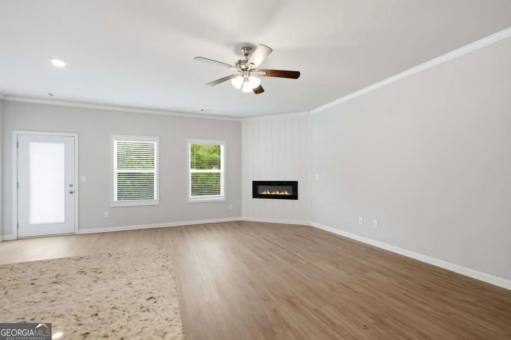 5350 Fox Den RD Oakwood, GA 30566