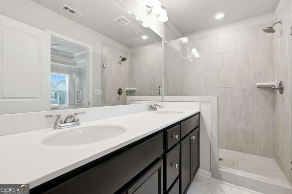 5350 Fox Den RD Oakwood, GA 30566