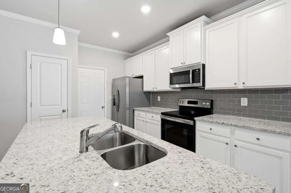 5350 Fox Den RD Oakwood, GA 30566