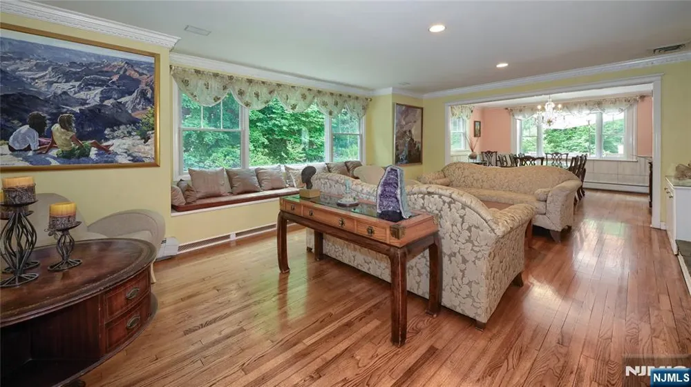 460 Laurel Lane Kinnelonugh, NJ 07405