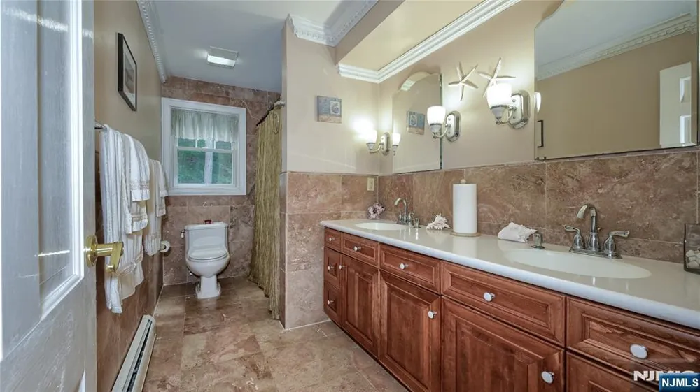 460 Laurel Lane Kinnelonugh, NJ 07405
