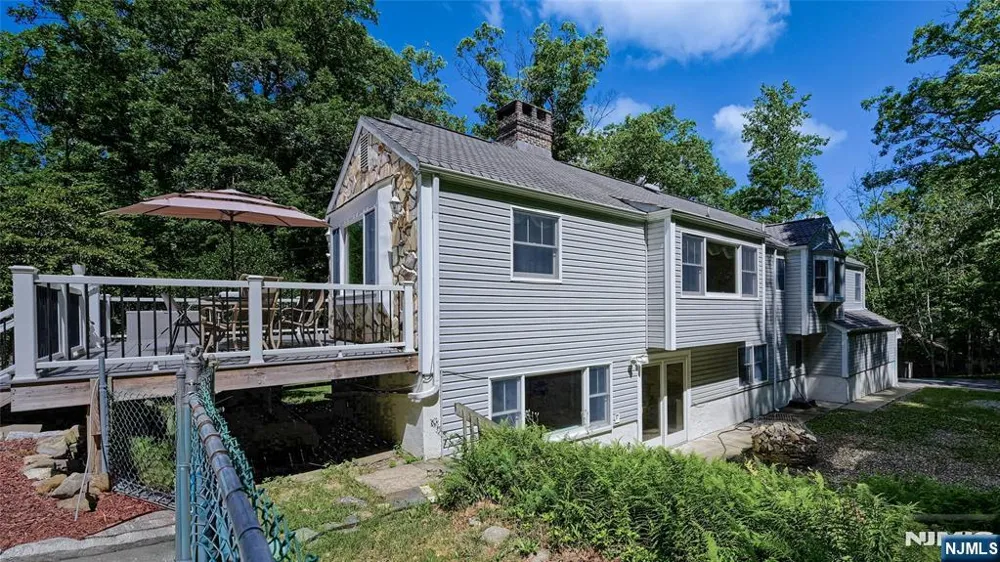 460 Laurel Lane Kinnelonugh, NJ 07405
