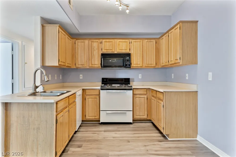 5655 E Sahara Avenue #2060 Las Vegas, NV 89142
