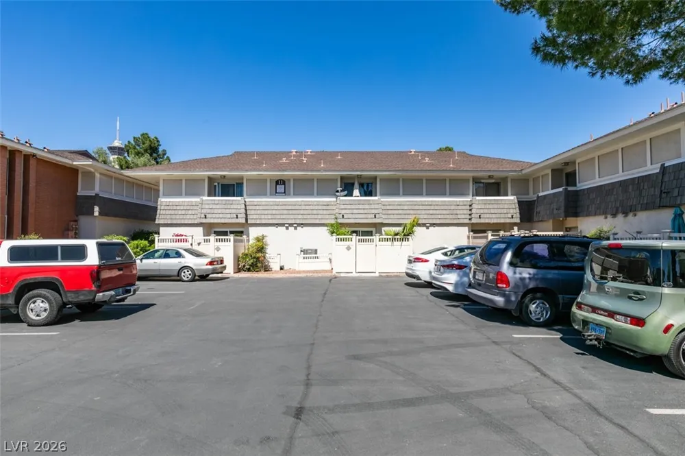 714 Oakmont Avenue #1104 Las Vegas, NV 89109