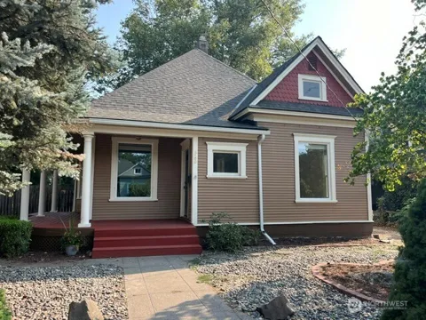 822 E Alder