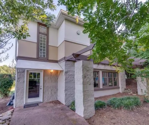 110 Lake Wood Rd