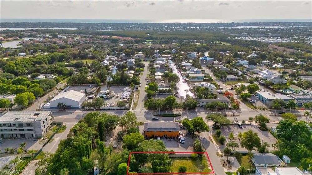 2960 Coco Avenue Naples, FL 34112