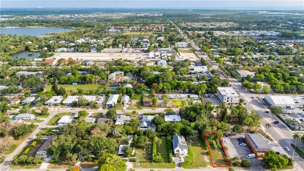 2960 Coco Avenue Naples, FL 34112