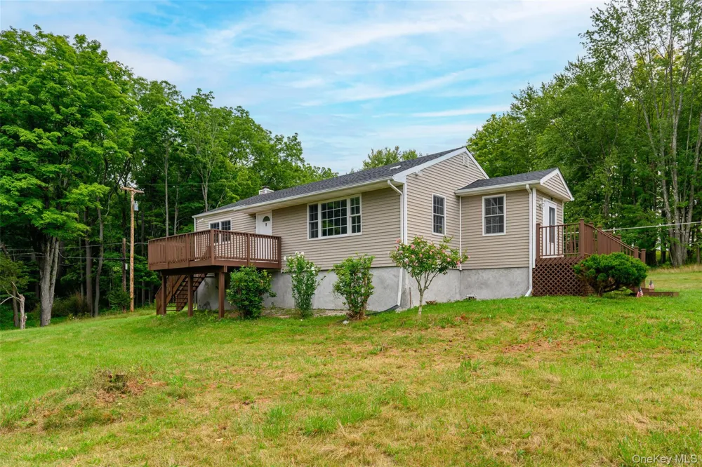 20 Townsend Extension Poughquag, NY 12540