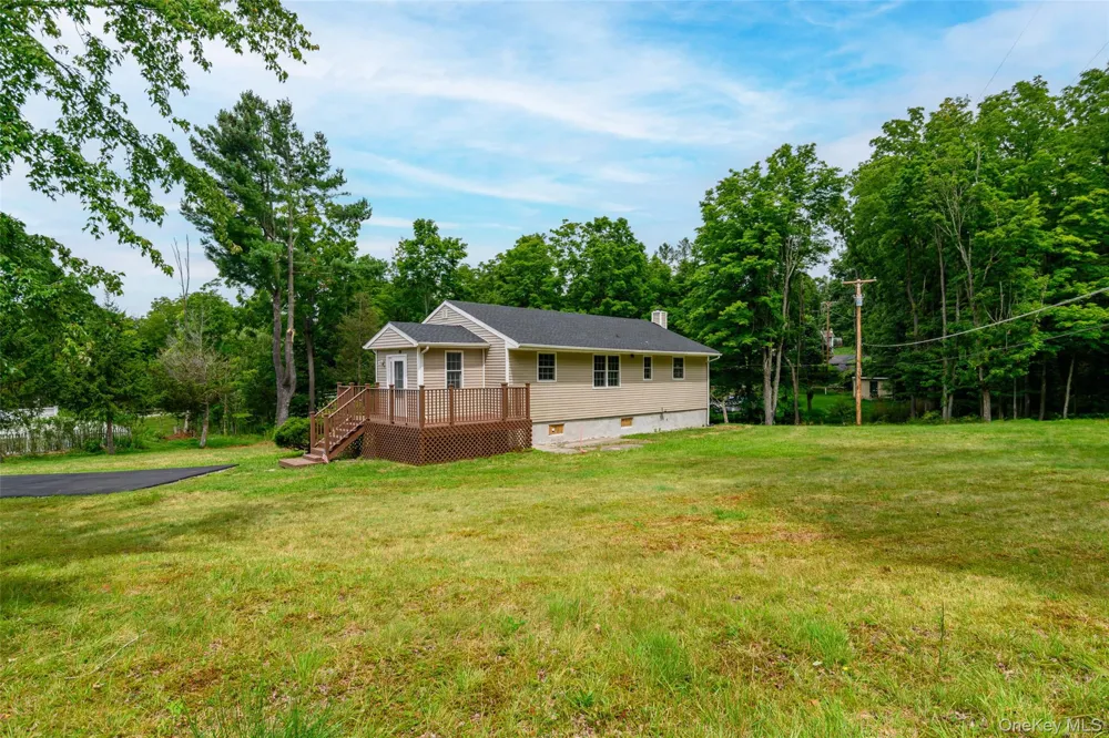 20 Townsend Extension Poughquag, NY 12540
