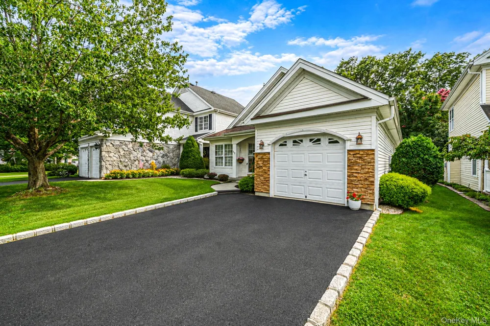 63 Madison Circle Middle Island, NY 11953