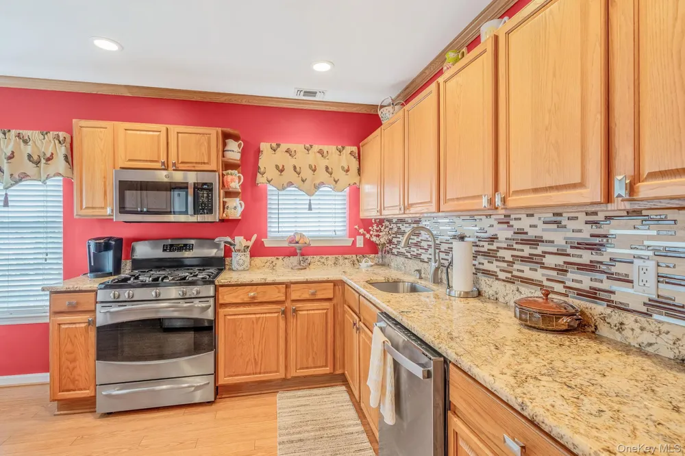63 Madison Circle Middle Island, NY 11953