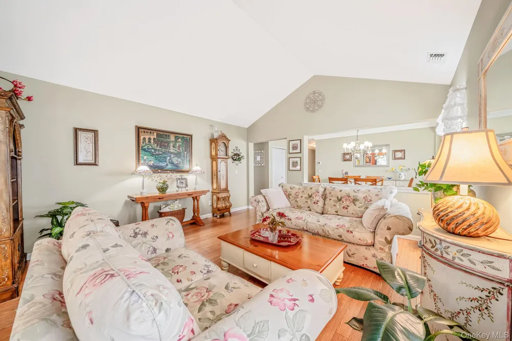 63 Madison Circle Middle Island, NY 11953