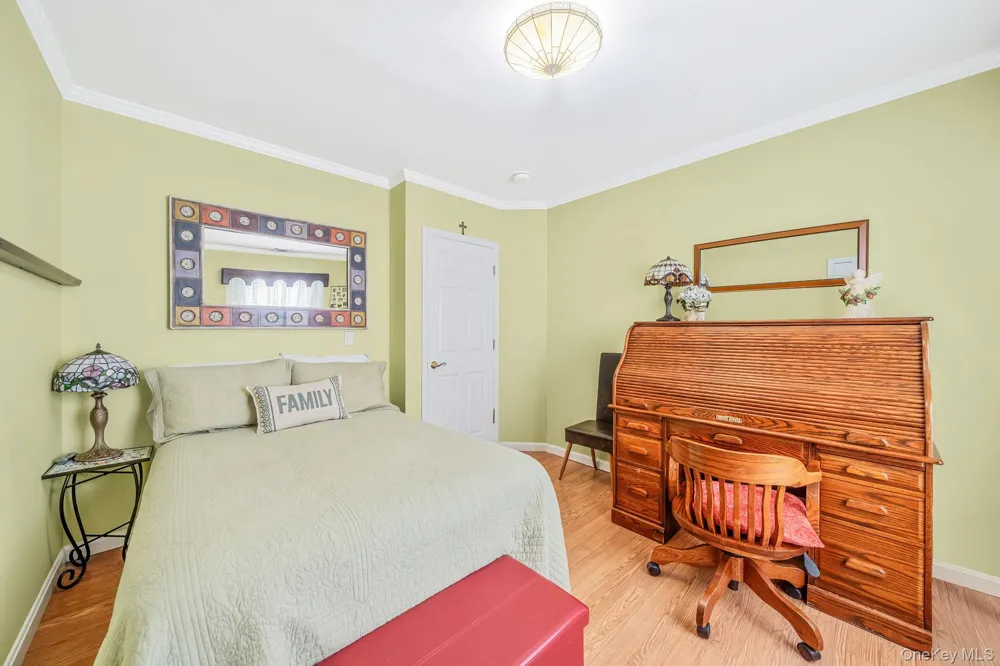 63 Madison Circle Middle Island, NY 11953