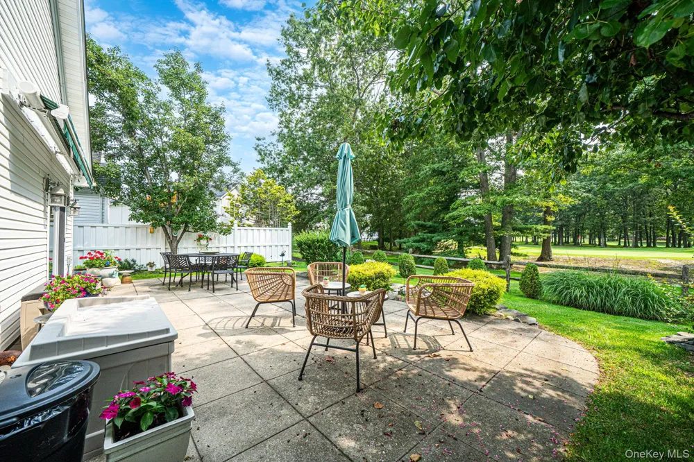 63 Madison Circle Middle Island, NY 11953