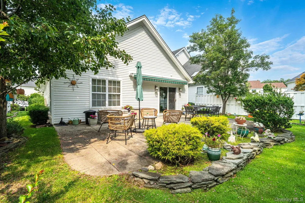63 Madison Circle Middle Island, NY 11953