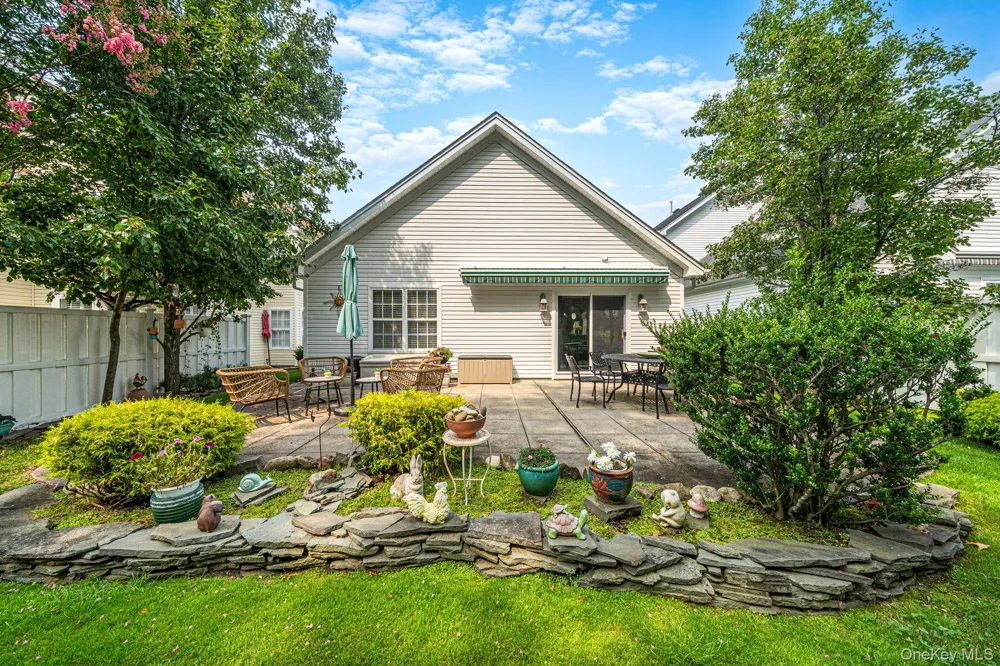 63 Madison Circle Middle Island, NY 11953