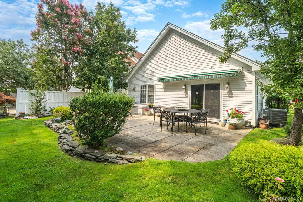 63 Madison Circle Middle Island, NY 11953