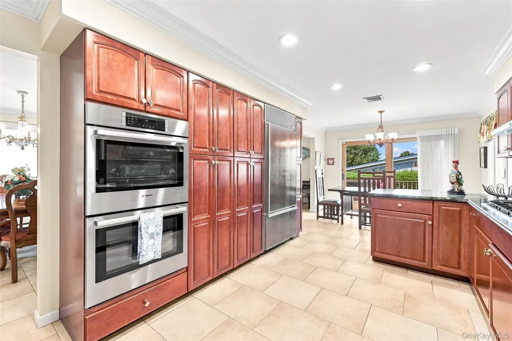 5315 Overbrook Street Douglaston, NY 11362