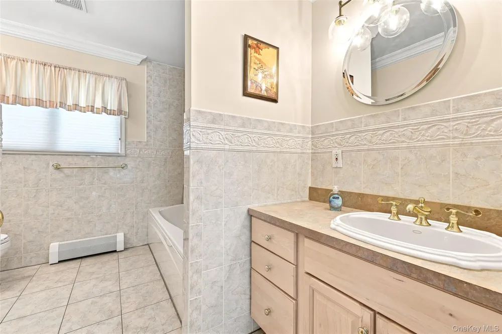 5315 Overbrook Street Douglaston, NY 11362