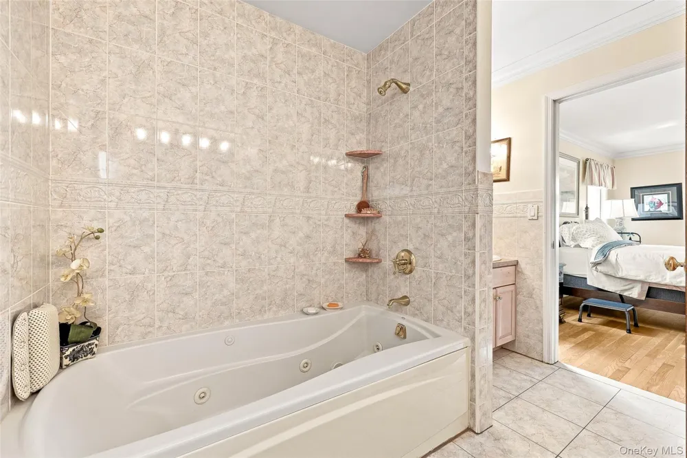 5315 Overbrook Street Douglaston, NY 11362