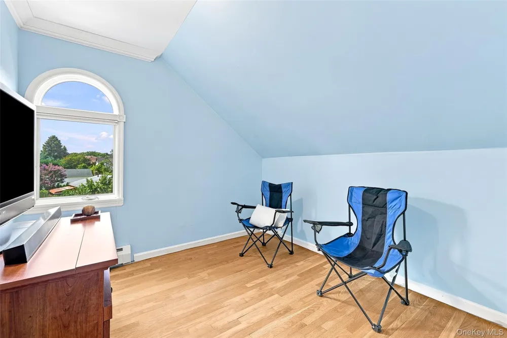 5315 Overbrook Street Douglaston, NY 11362
