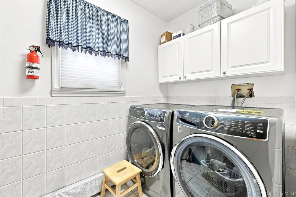 5315 Overbrook Street Douglaston, NY 11362