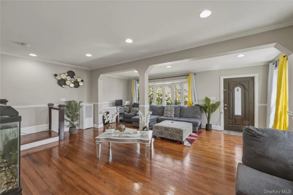 11932 195th Street Saint Albans, NY 11412