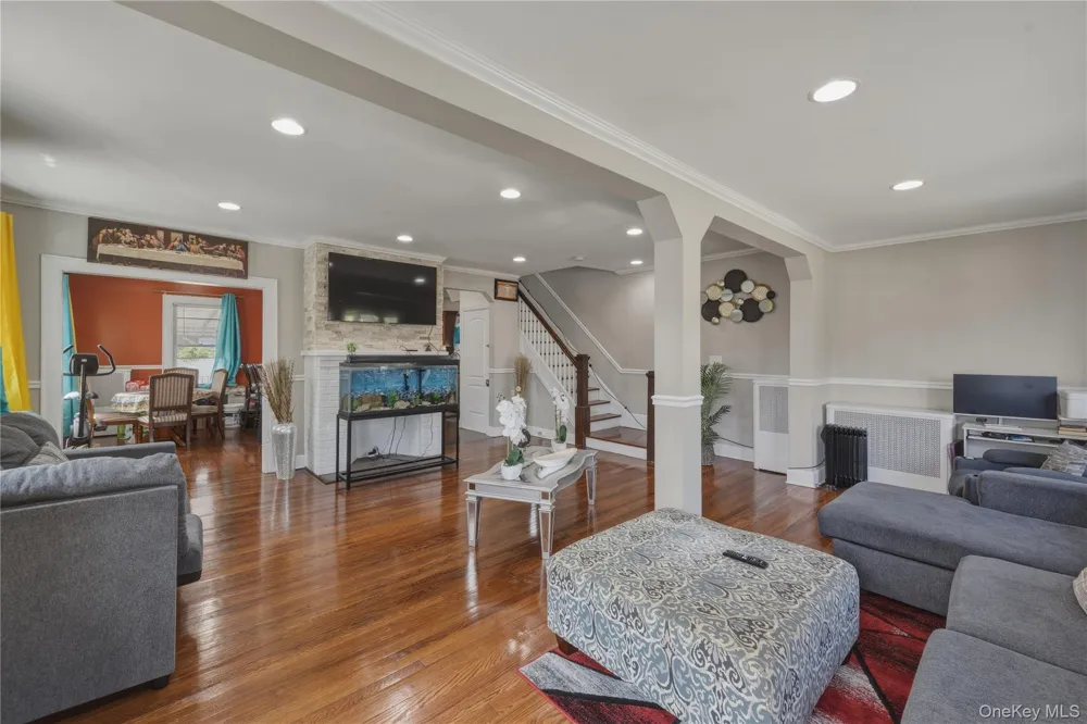 11932 195th Street Saint Albans, NY 11412