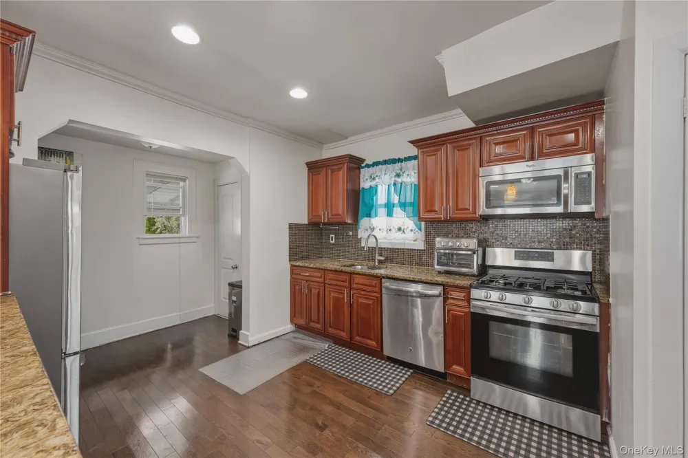 11932 195th Street Saint Albans, NY 11412