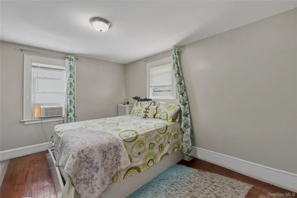 11932 195th Street Saint Albans, NY 11412
