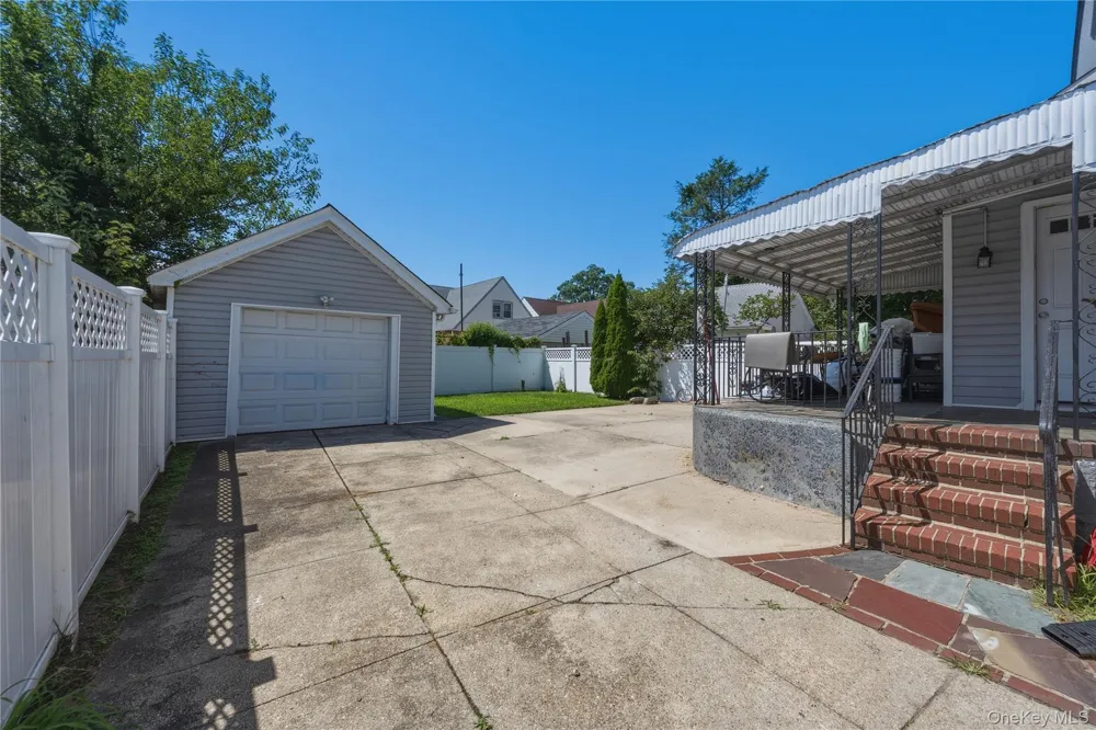 11932 195th Street Saint Albans, NY 11412