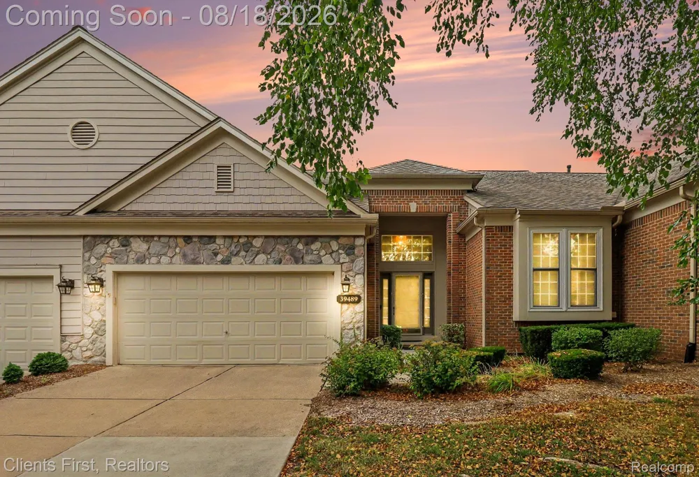 39489 Edgewater Drive Northville Township, MI 48168