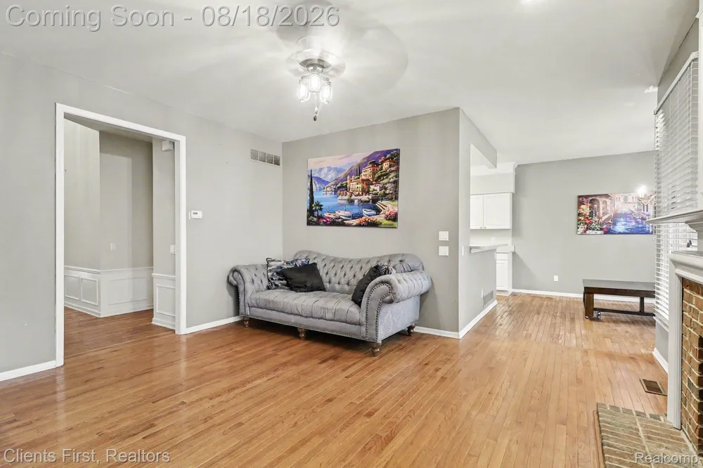 39489 Edgewater Drive Northville Township, MI 48168