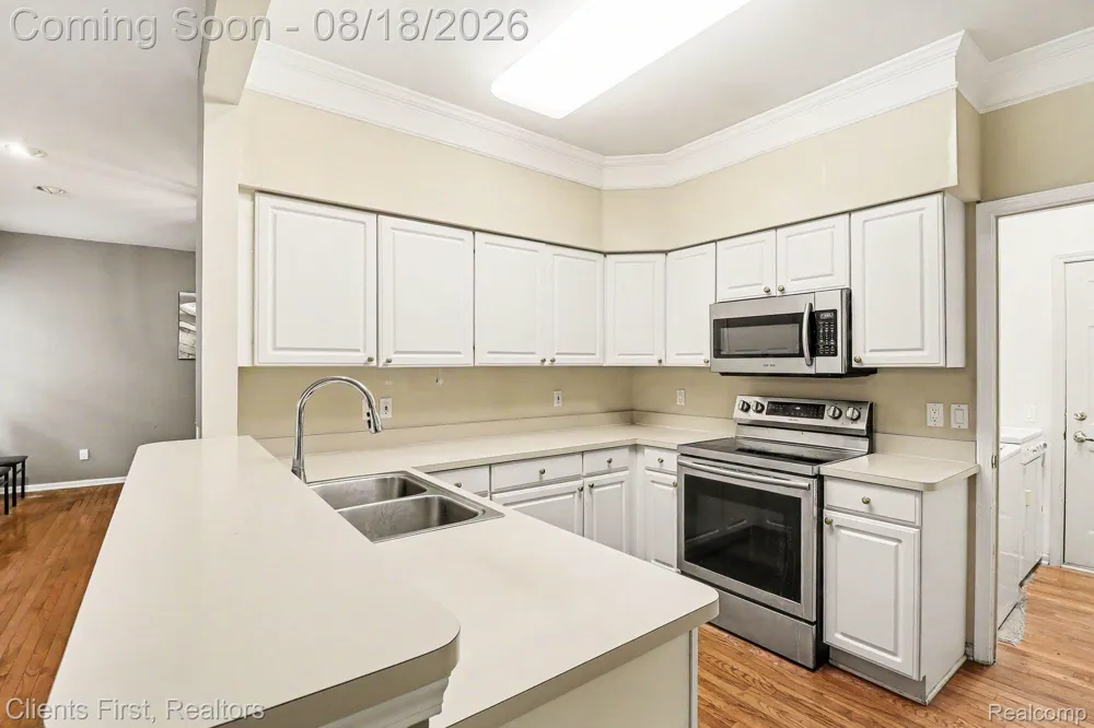 39489 Edgewater Drive Northville Township, MI 48168