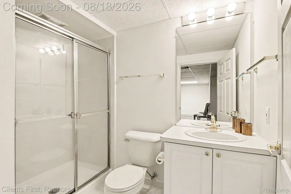 39489 Edgewater Drive Northville Township, MI 48168