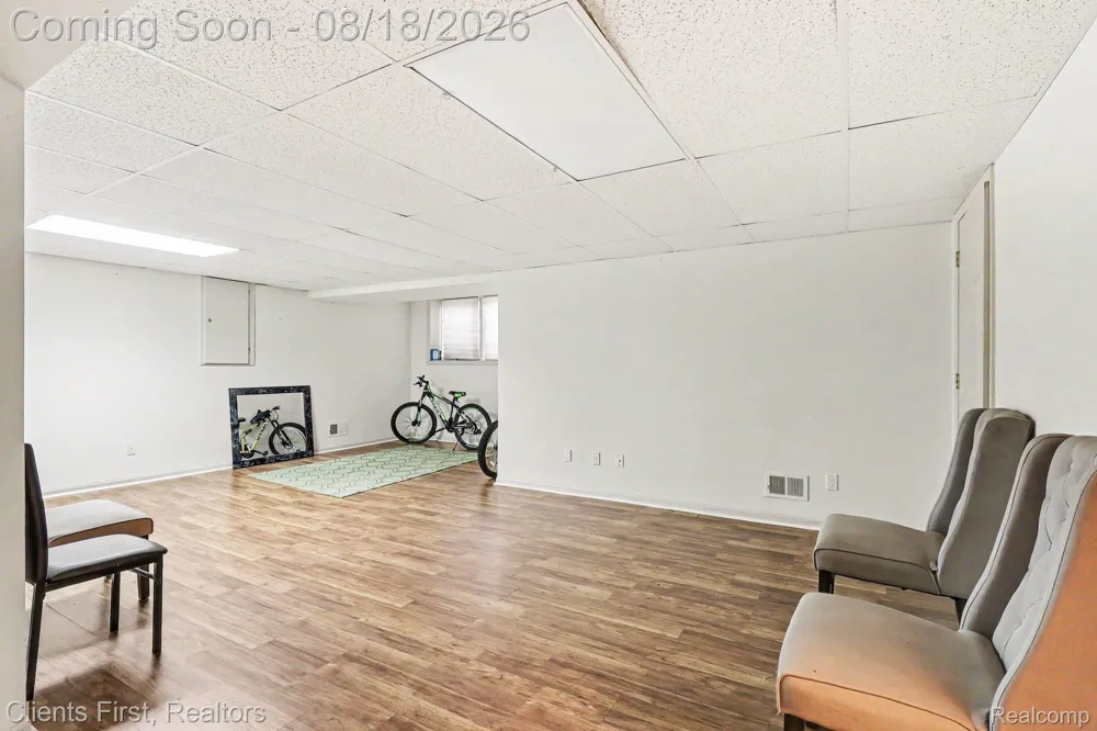 39489 Edgewater Drive Northville Township, MI 48168