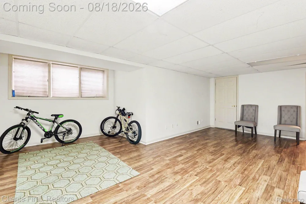 39489 Edgewater Drive Northville Township, MI 48168