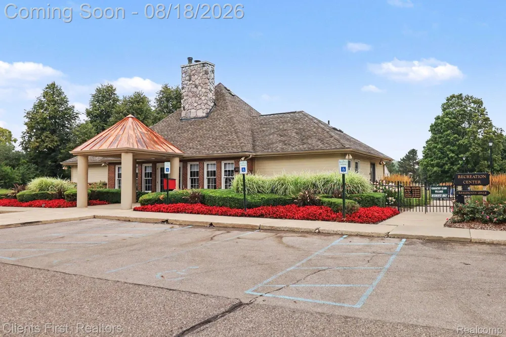 39489 Edgewater Drive Northville Township, MI 48168