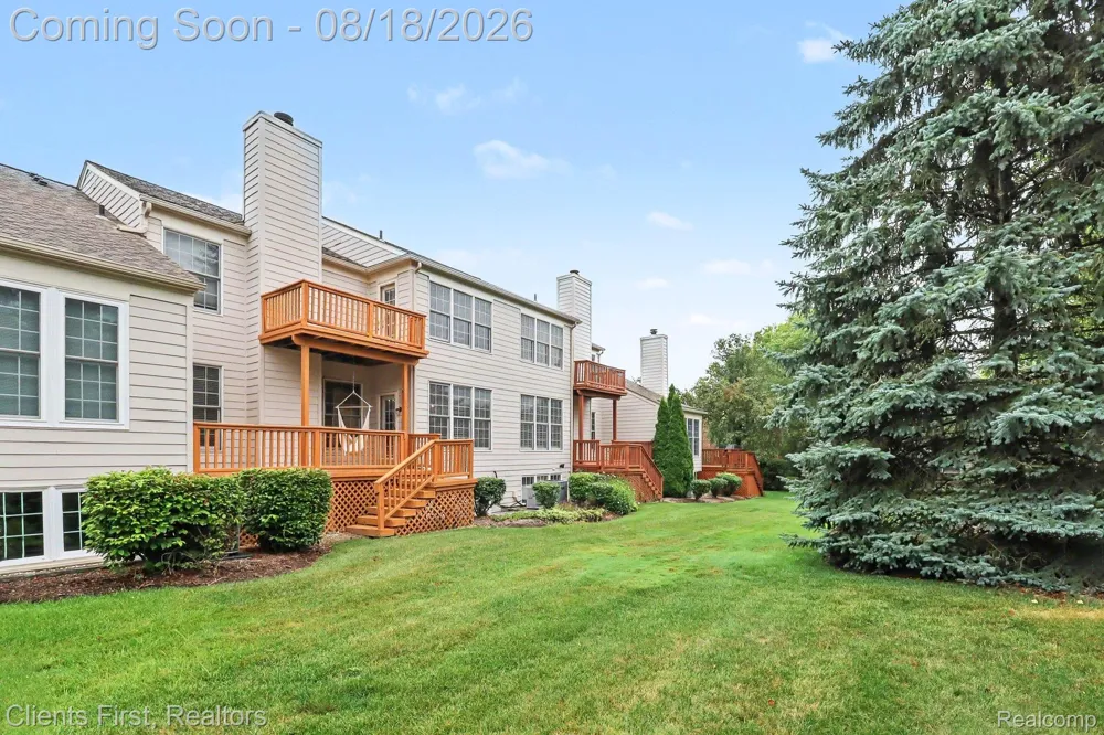 39489 Edgewater Drive Northville Township, MI 48168