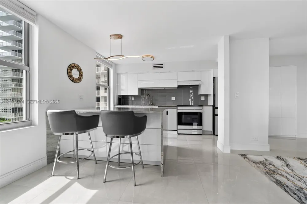 231 174th St #818 Sunny Isles Beach, FL 33160