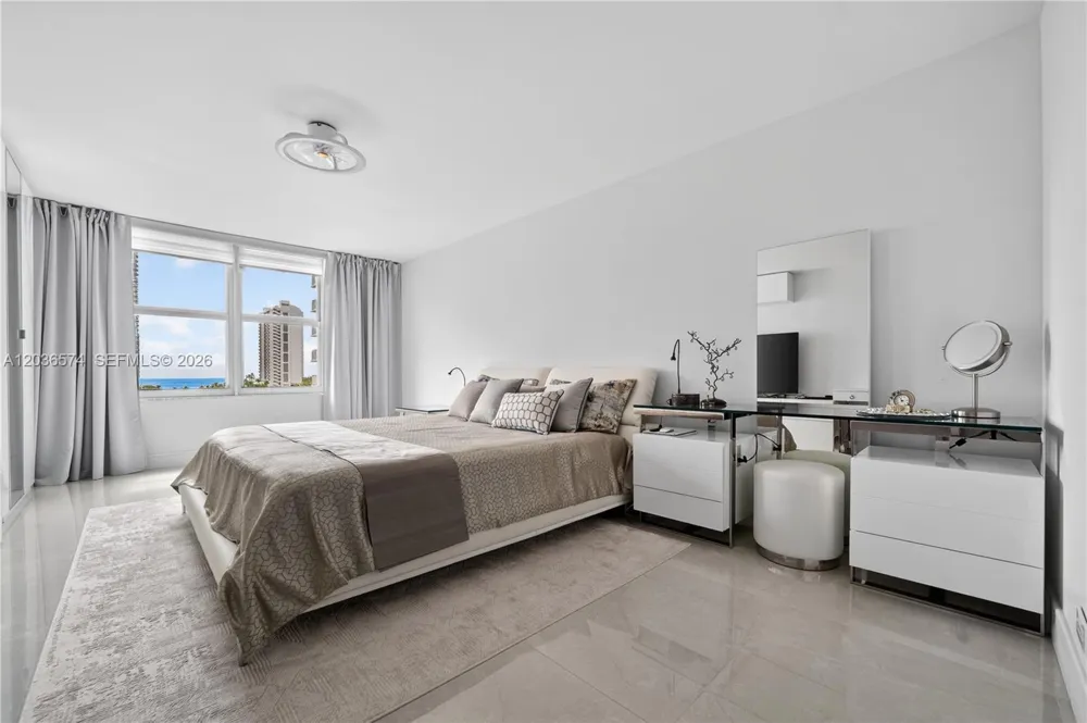 231 174th St #818 Sunny Isles Beach, FL 33160