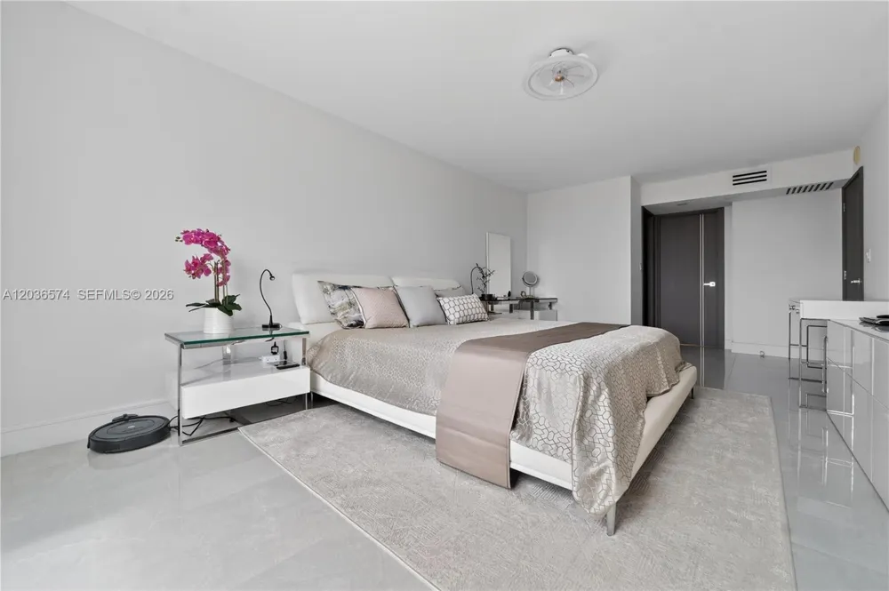 231 174th St #818 Sunny Isles Beach, FL 33160