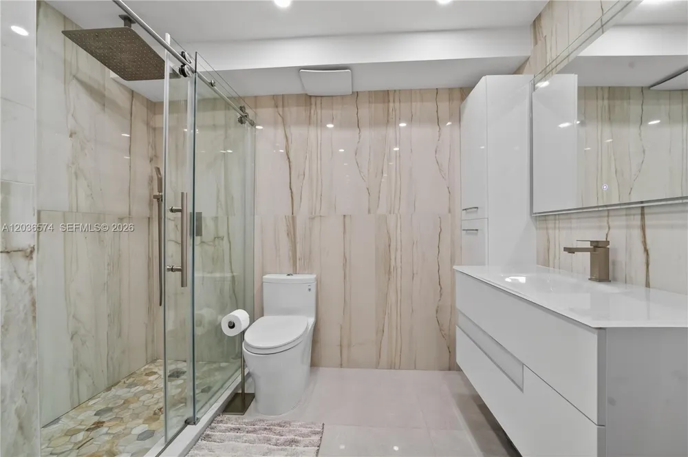 231 174th St #818 Sunny Isles Beach, FL 33160