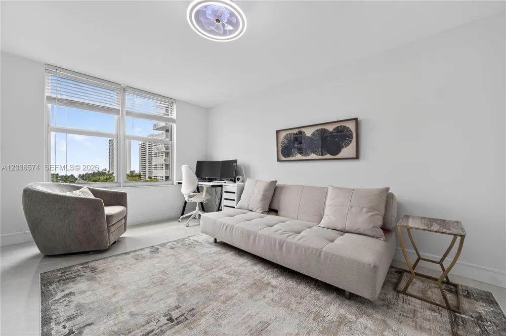 231 174th St #818 Sunny Isles Beach, FL 33160